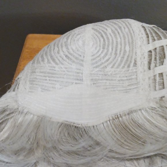 NWT Toni Brattin Supreme Bob Light Grey Average Cap - Picture 2 of 6